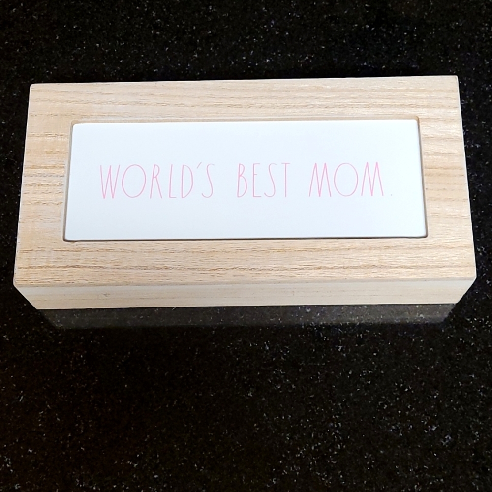 Rae Dunn Mom Sign - Picture 2 of 6
